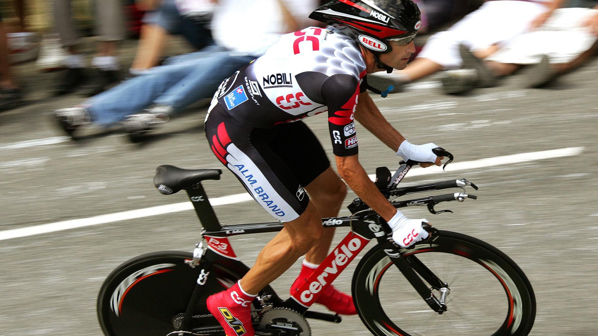 埃弗顿多次抢断终结对方组织核心，埃弗顿引援